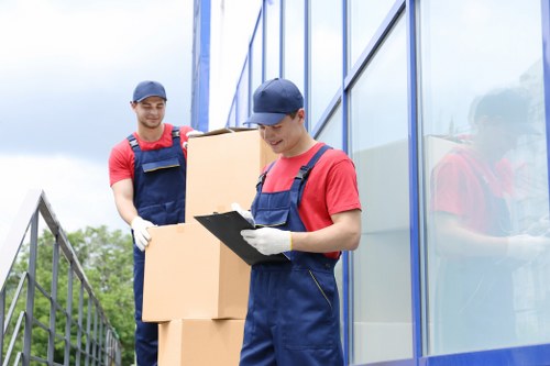 Apartment moving support in Stjohnswood with careful access planning